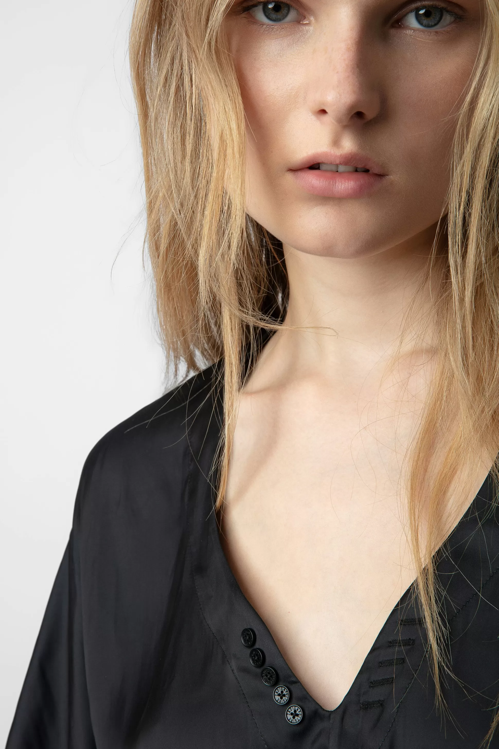 blouse_en_satin_tonastir_4-1.webp Femmes Zadig & Voltaire Chemises Et Hauts^Blouse En Satin Tonastir